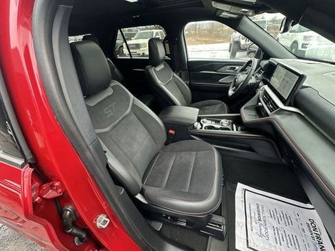 Used 2025 Ford Explorer ST w/ Sun And Sound Package image 32