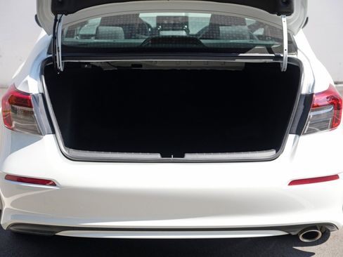 Used 2023 Honda Civic Sport image 9