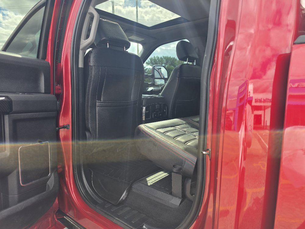 Used 2021 Ford F250 Lariat w/ Lariat Ultimate Package AWD/4WD image 5
