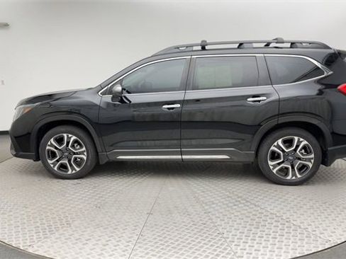 Used 2023 Subaru Ascent Touring image 5
