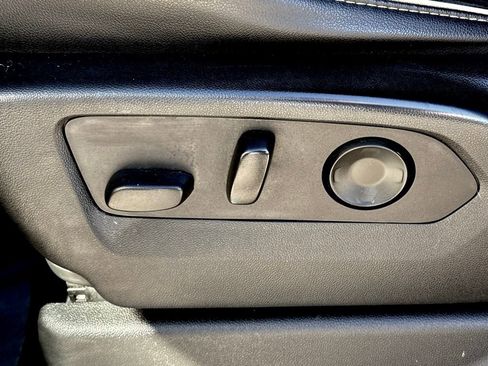 Used 2021 Chevrolet Suburban Premier image 17