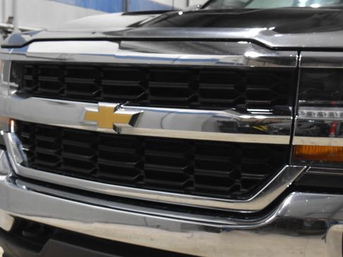 Used 2018 Chevrolet Silverado 1500 LT w/ All Star Edition image 30