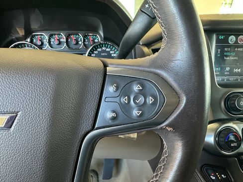 Used 2016 Chevrolet Suburban LT image 17