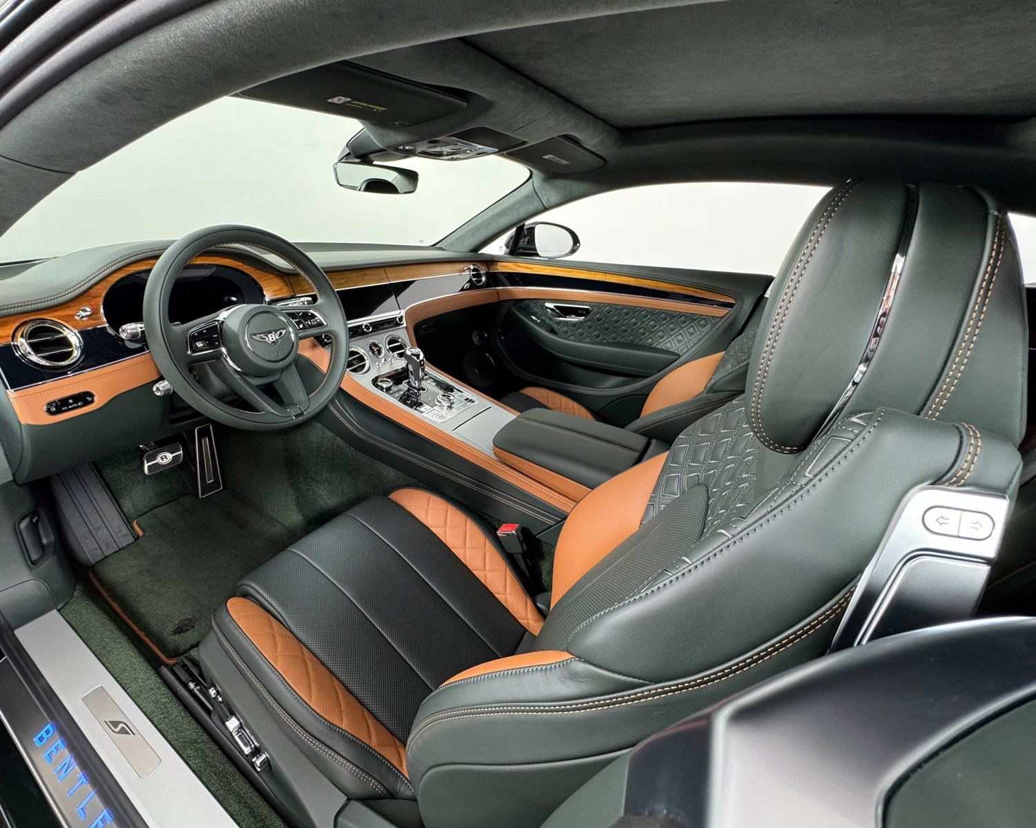 Used 2024 Bentley Continental GT V8 AWD/4WD image 18