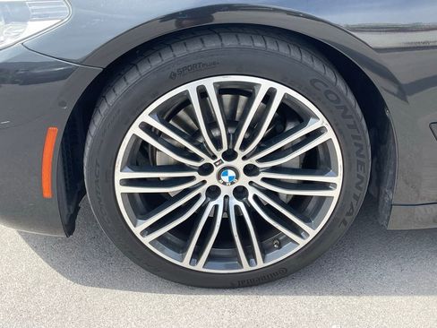 Used 2019 BMW 530i w/ M Sport Package image 4