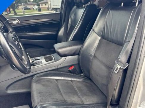 Used 2018 Jeep Grand Cherokee Altitude AWD/4WD image 12