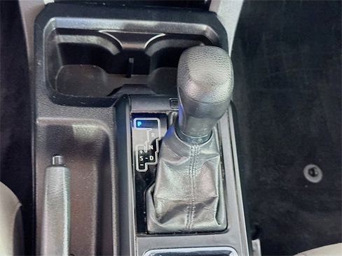 Used 2018 Toyota Tacoma SR image 15