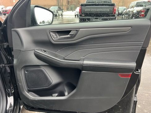 Used 2023 Ford Escape Active image 10