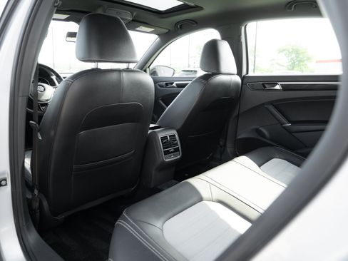 Used 2018 Volkswagen Passat GT FWD image 23