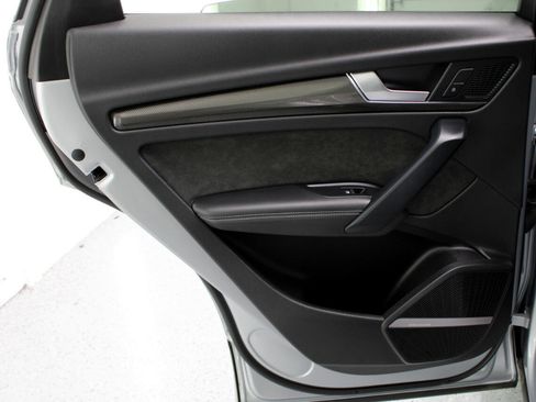 Used 2020 Audi SQ5 Premium Plus w/ Premium Plus Package image 41