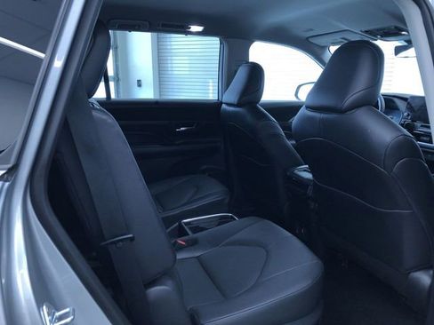 Certified 2025 Toyota Grand Highlander AWD image 23