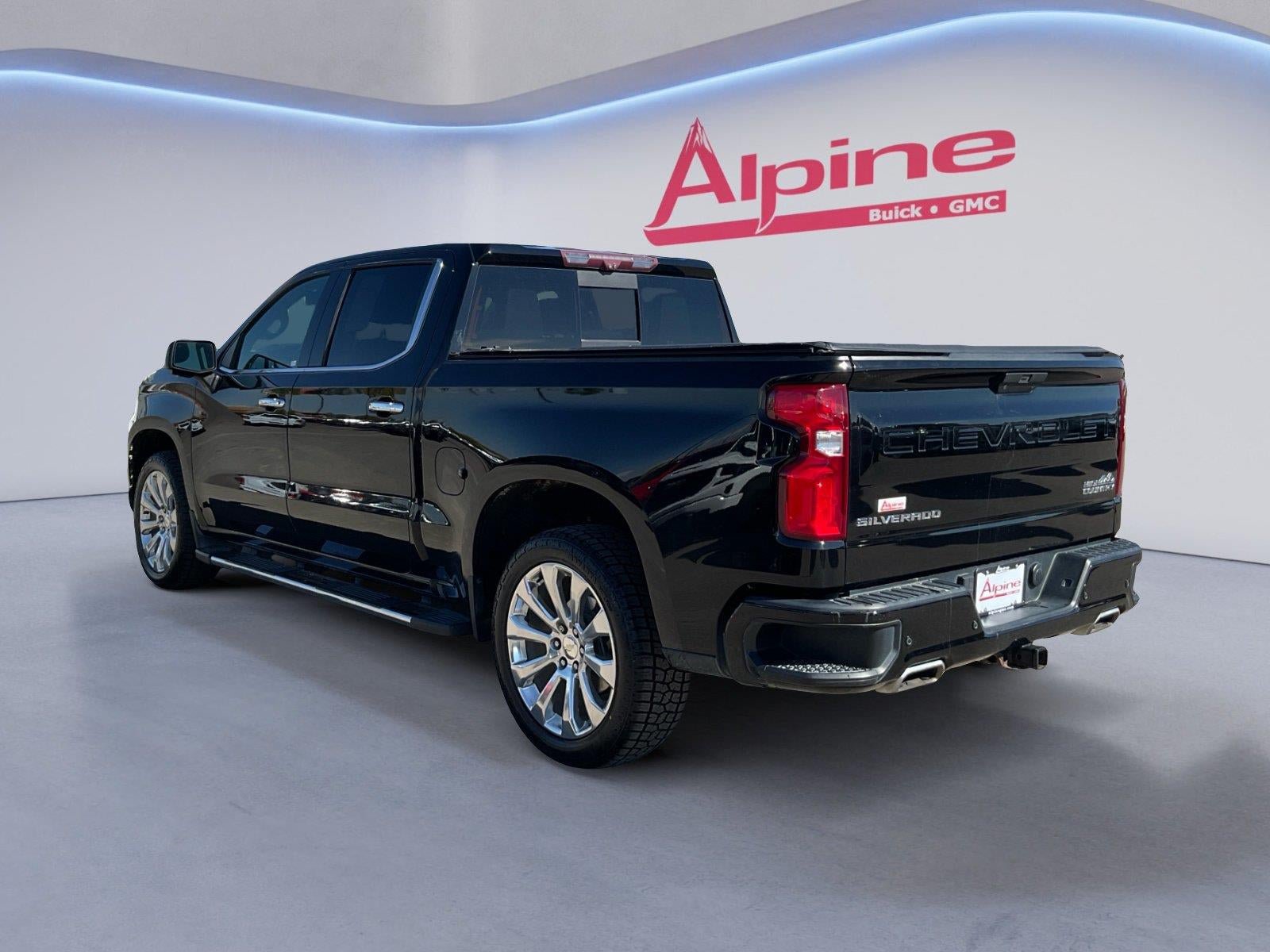Certified 2020 Chevrolet Silverado 1500 High Country w/ Technology Package AWD/4WD image 3