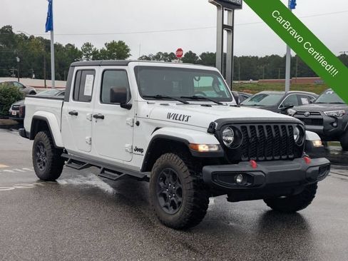 Used 2023 Jeep Gladiator Sport AWD/4WD image 2