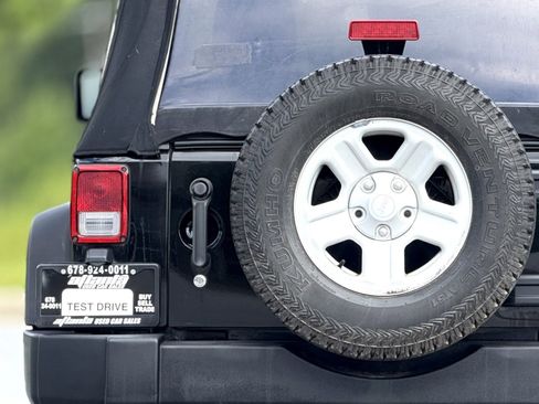 Used 2016 Jeep Wrangler Unlimited Sport w/ Connectivity Group image 13