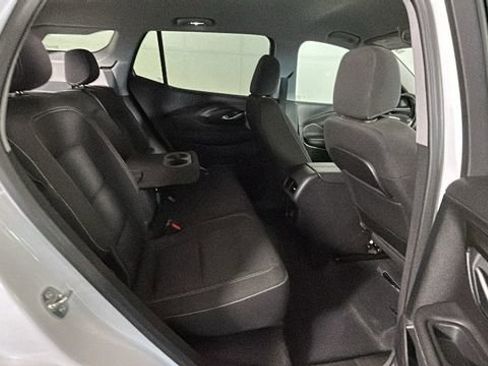 Used 2024 GMC Terrain SLE FWD image 30