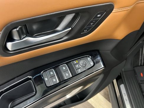 New 2025 Nissan Pathfinder Platinum image 7