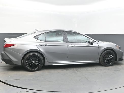 Used 2025 Toyota Camry SE FWD image 10