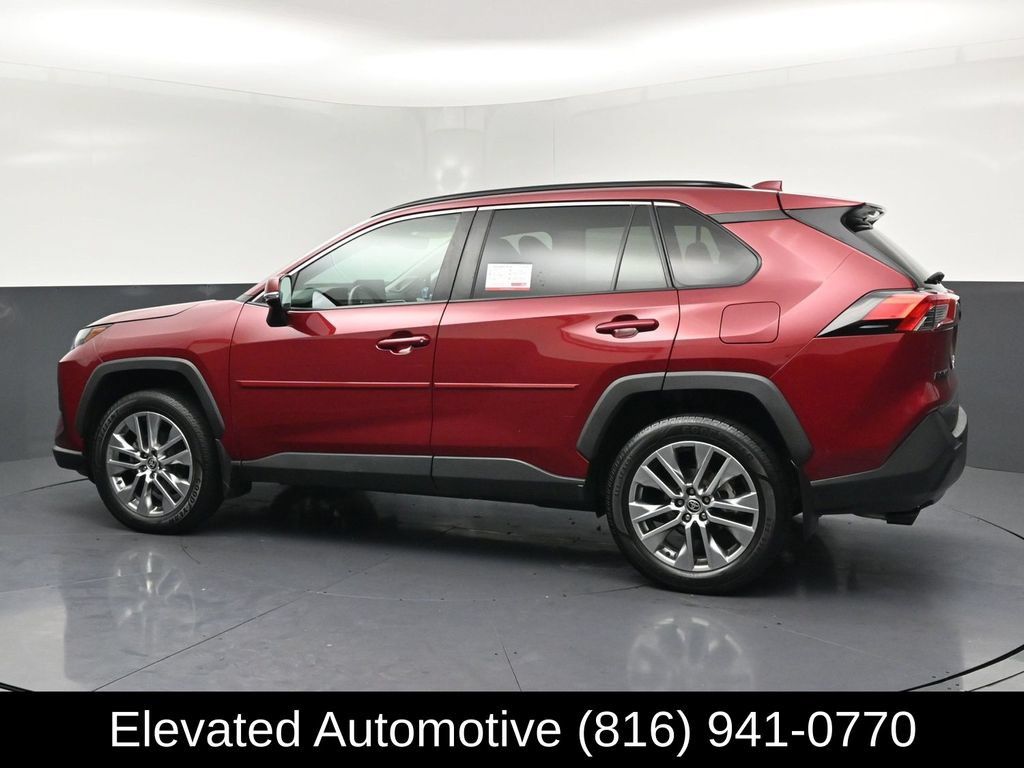 Used 2023 Toyota RAV4 XLE Premium AWD/4WD image 29