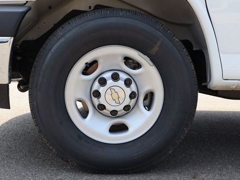 New 2025 Chevrolet Express 2500 Work Van w/ Driver Convenience Package image 20