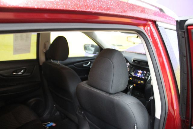 Used 2019 Nissan Rogue SV AWD/4WD image 10