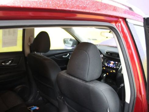 Used 2019 Nissan Rogue SV AWD/4WD image 10