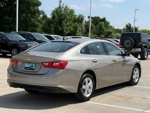Used 2024 Chevrolet Malibu LS FWD image 5