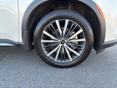 Used 2024 INFINITI QX60 Sensory w/ Vision Package image 43