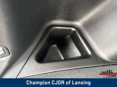 Used 2022 Jeep Grand Cherokee Limited image 36