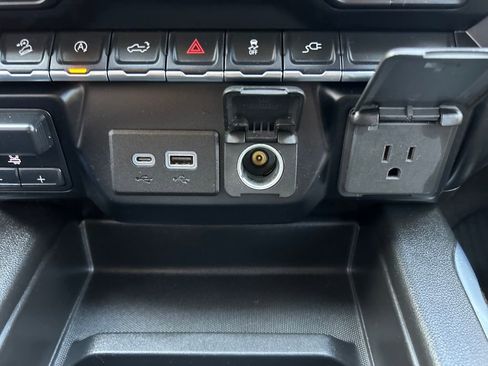 Used 2021 Chevrolet Silverado 1500 LT Trail Boss w/ Convenience Package II image 30