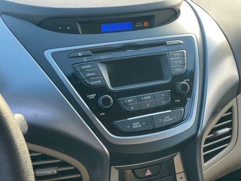 Used 2013 Hyundai Elantra GLS w/ Preferred Pkg image 17