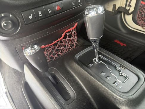 Certified 2017 Jeep Wrangler Unlimited Rubicon image 26