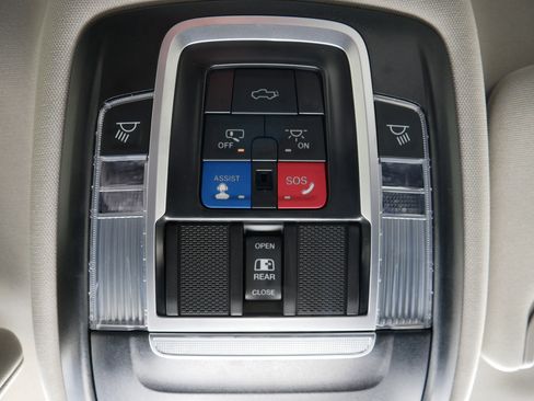 Used 2024 RAM 2500 Laramie image 34