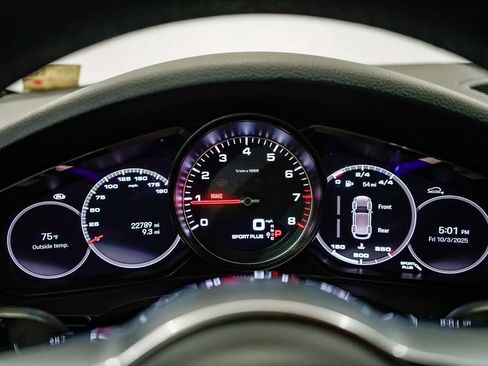 Used 2023 Porsche Cayenne S Platinum image 26