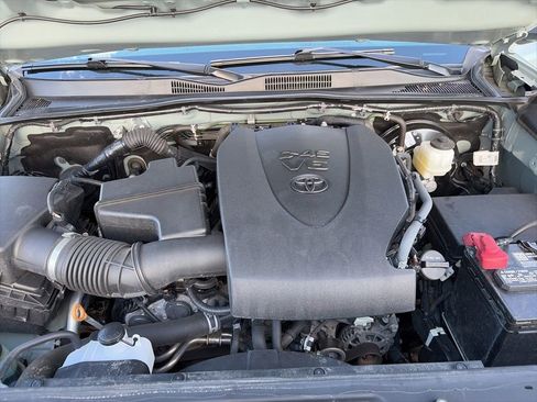 Used 2022 Toyota Tacoma TRD Sport AWD/4WD image 20
