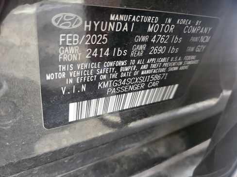 Used 2025 Genesis G70 2.5T RWD image 7