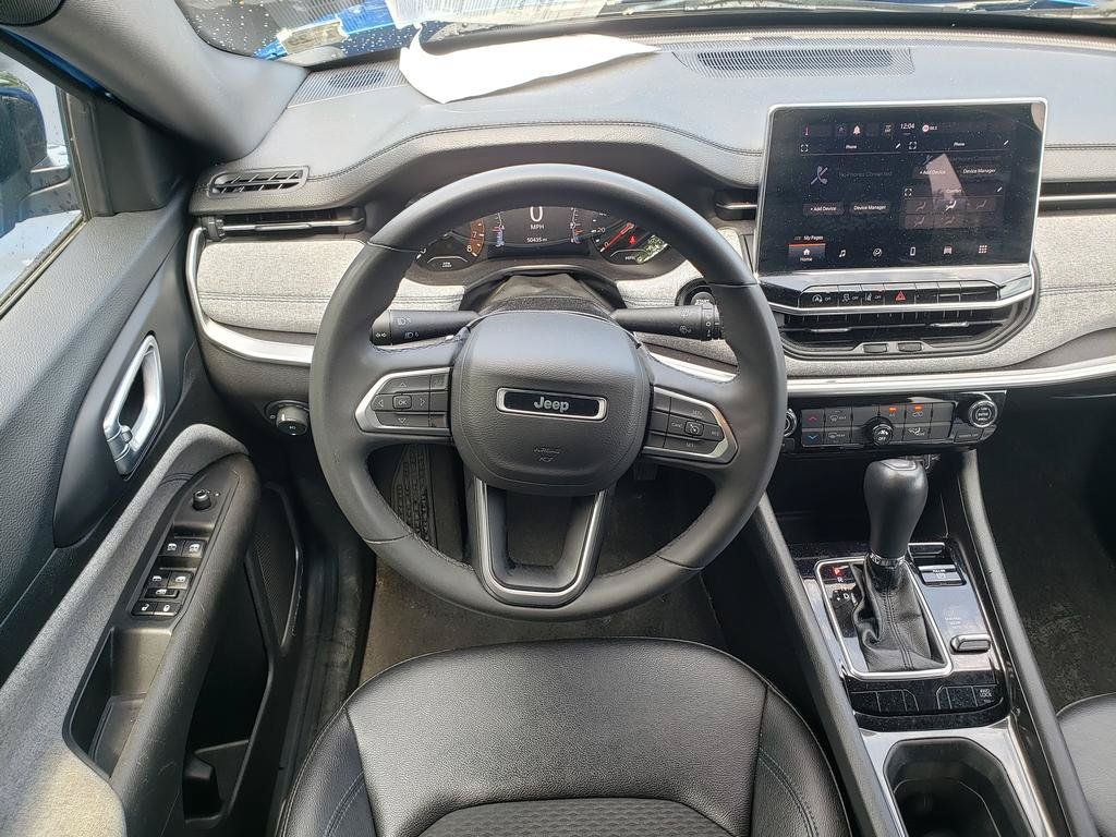 Used 2024 Jeep Compass Latitude AWD/4WD image 14