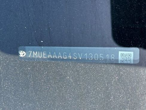 Certified 2025 Toyota Corolla Cross XLE FWD image 5