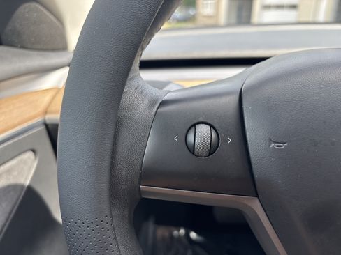 Used 2023 Tesla Model 3 Standard Range RWD image 29