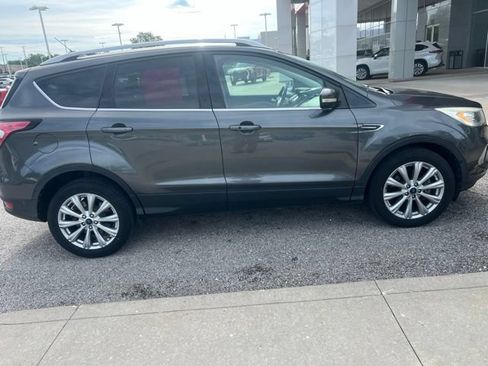 Used 2017 Ford Escape Titanium w/ Equipment Group 301A FWD image 4