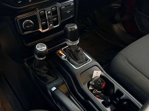 Used 2021 Jeep Gladiator Sport AWD/4WD image 26