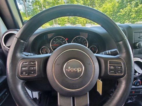 Used 2014 Jeep Wrangler Sahara w/ Connectivity Group image 17