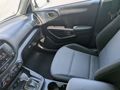 Used 2024 Kia Soul LX w/ Option Group 015 FWD image 16