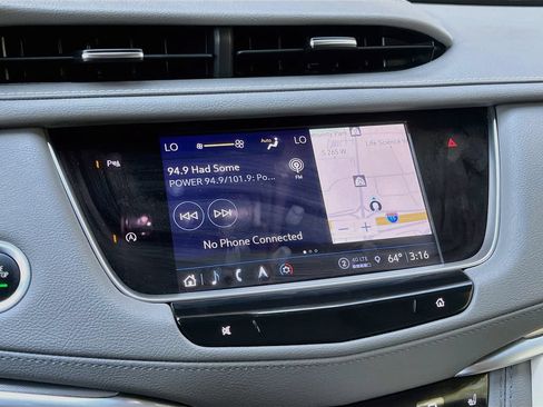 Used 2024 Cadillac XT5 Premium Luxury w/ LPO, Floor Liner Package AWD/4WD image 15