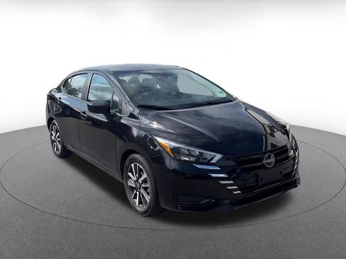 Used 2025 Nissan Versa SV FWD image 2