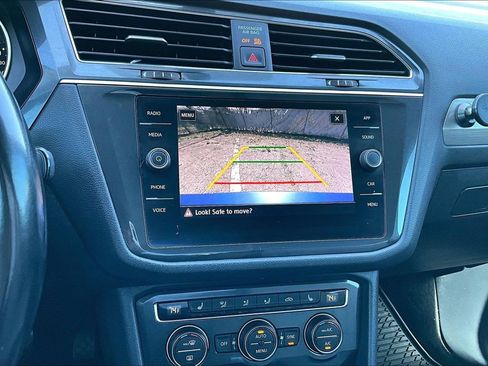 Used 2019 Volkswagen Tiguan SE image 21