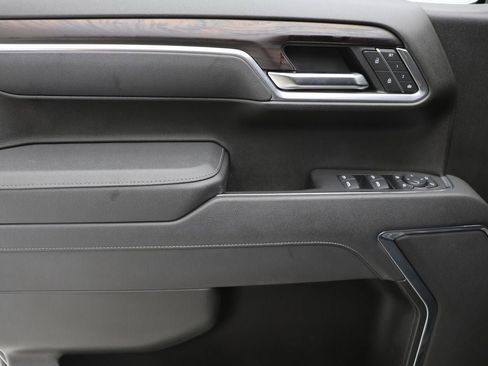 Used 2025 GMC Sierra 1500 SLT image 19