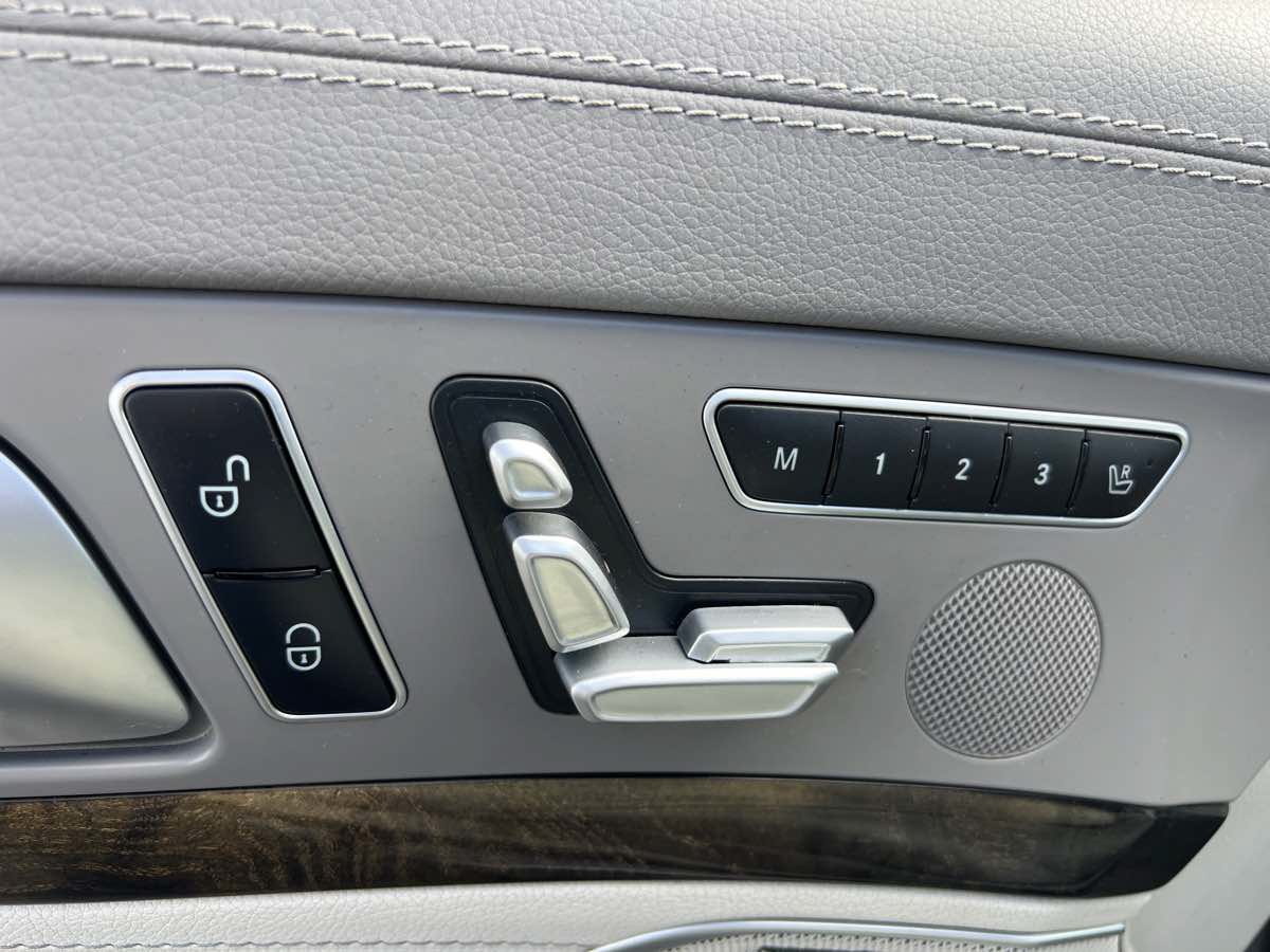 Used 2013 Mercedes-Benz SL 550 image 17