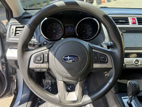 Used 2017 Subaru Outback 2.5i AWD/4WD image 34