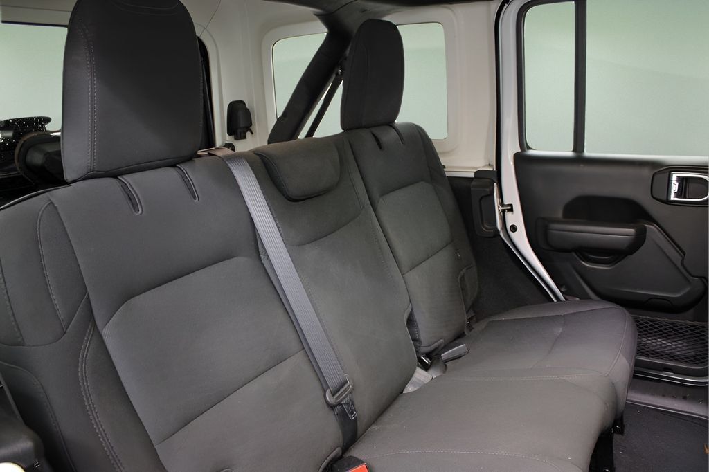 Used 2022 Jeep Wrangler Unlimited Sport AWD/4WD image 23