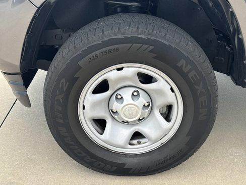 Used 2020 Toyota Tacoma SR w/ SR Convenience Package RWD image 4